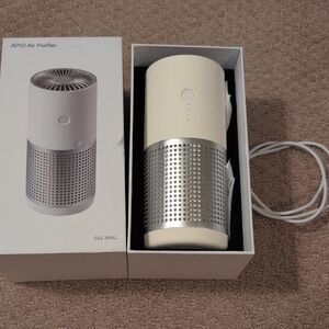 White and Silver Car Or Desk Air Purifier With HEPA Filter NEW